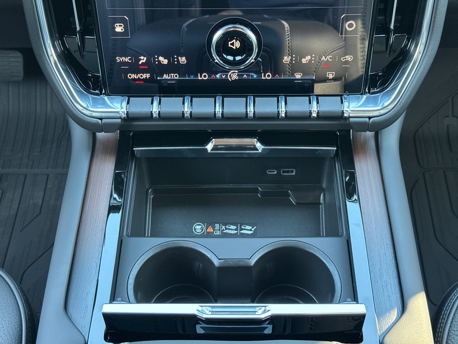 2026 GMC Yukon XL Denali - Photo 27