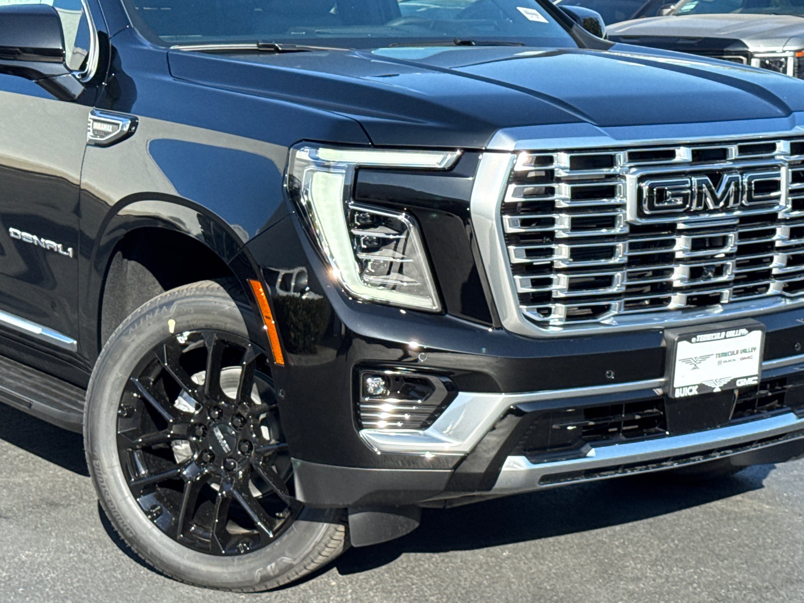 2026 GMC Yukon XL Denali - Photo 3