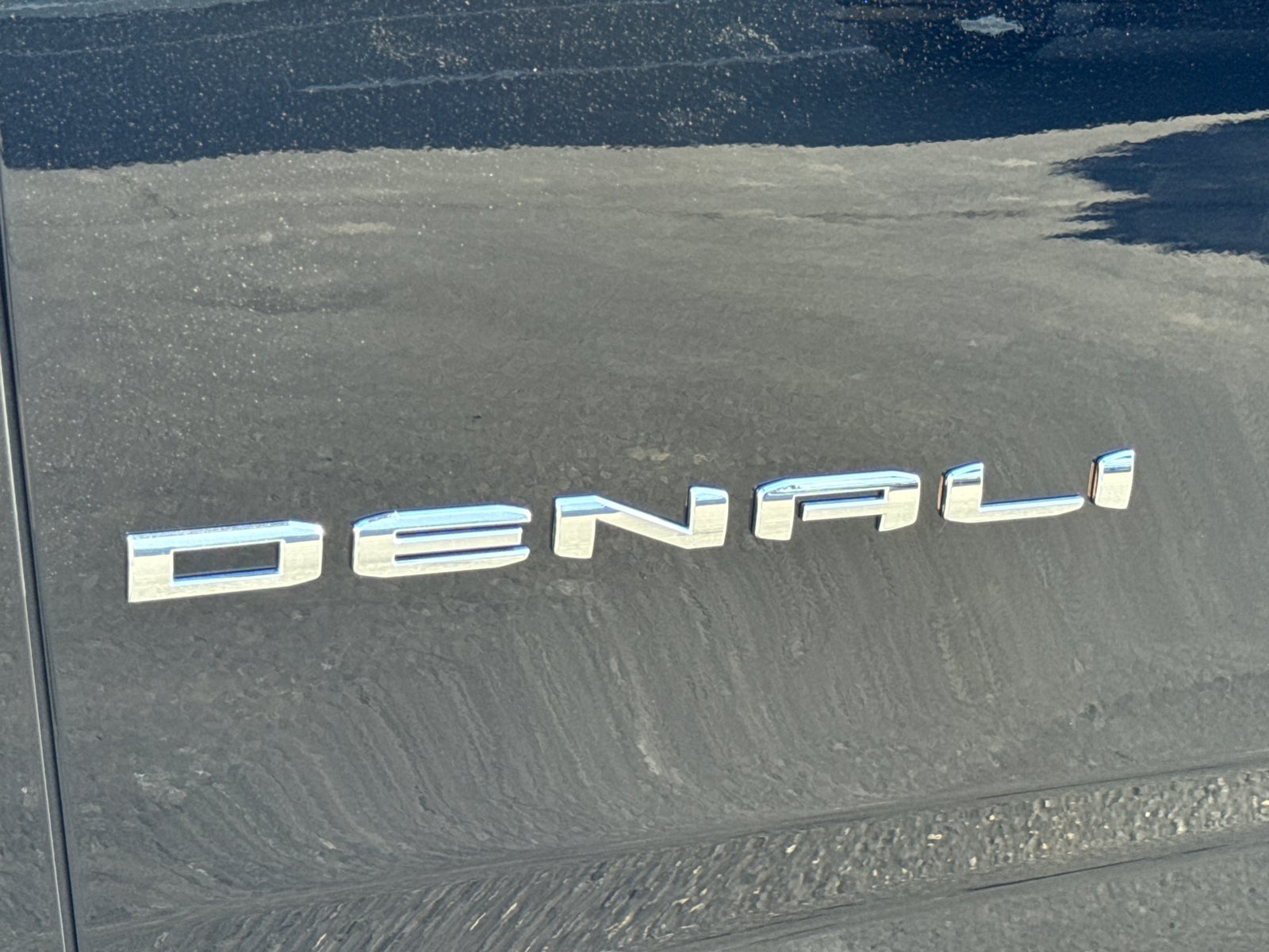 2026 GMC Yukon XL Denali - Photo 9