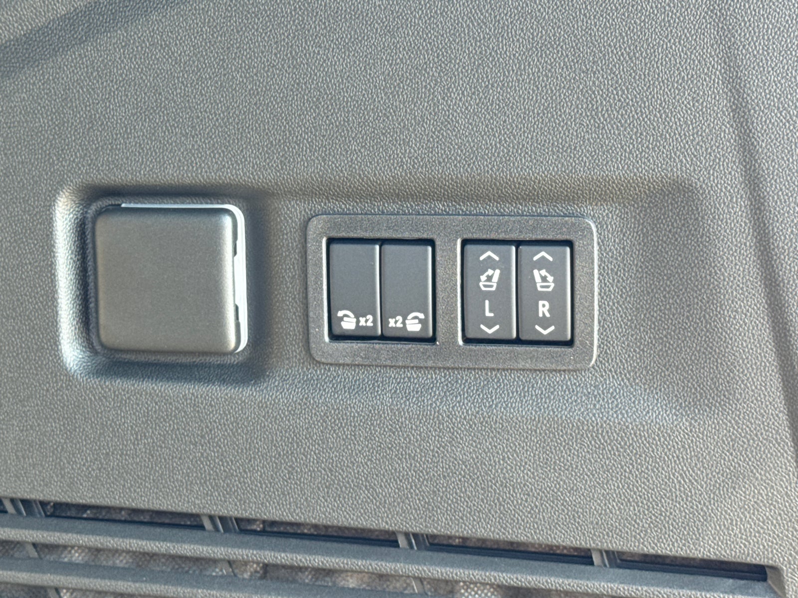 2027 GMC Yukon XL Denali