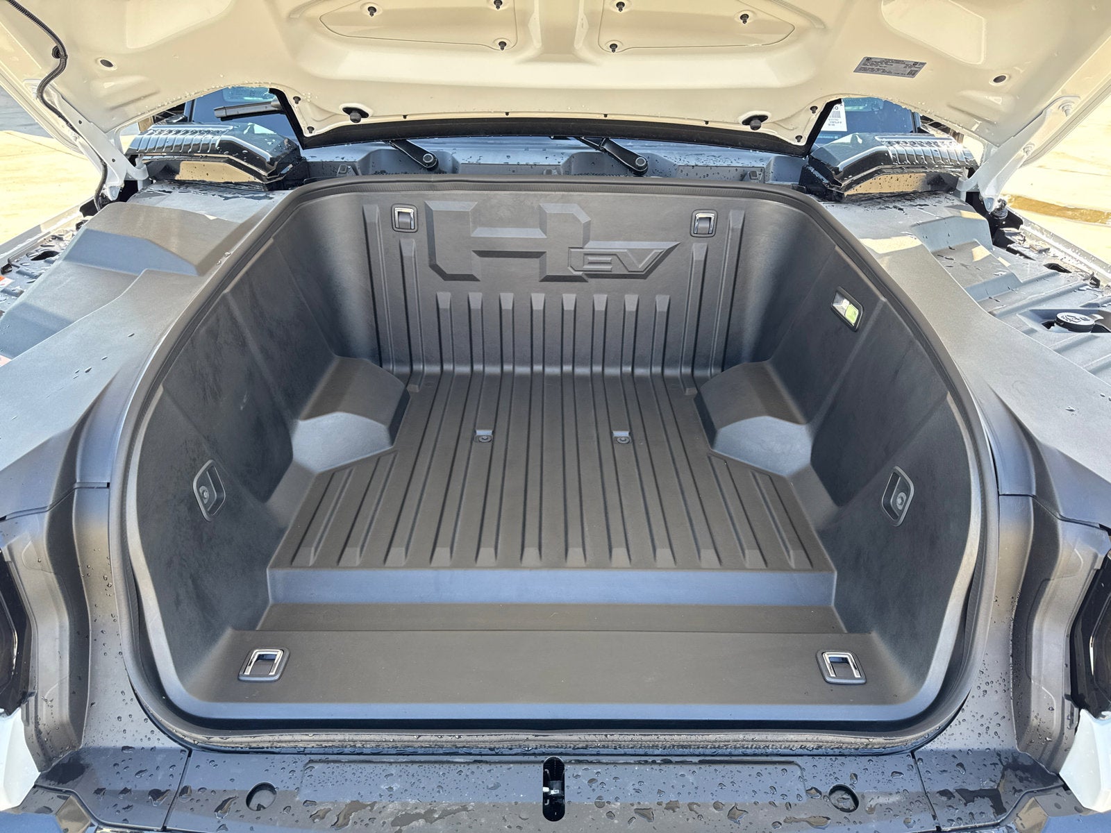 2026 GMC HUMMER EV SUV 2X