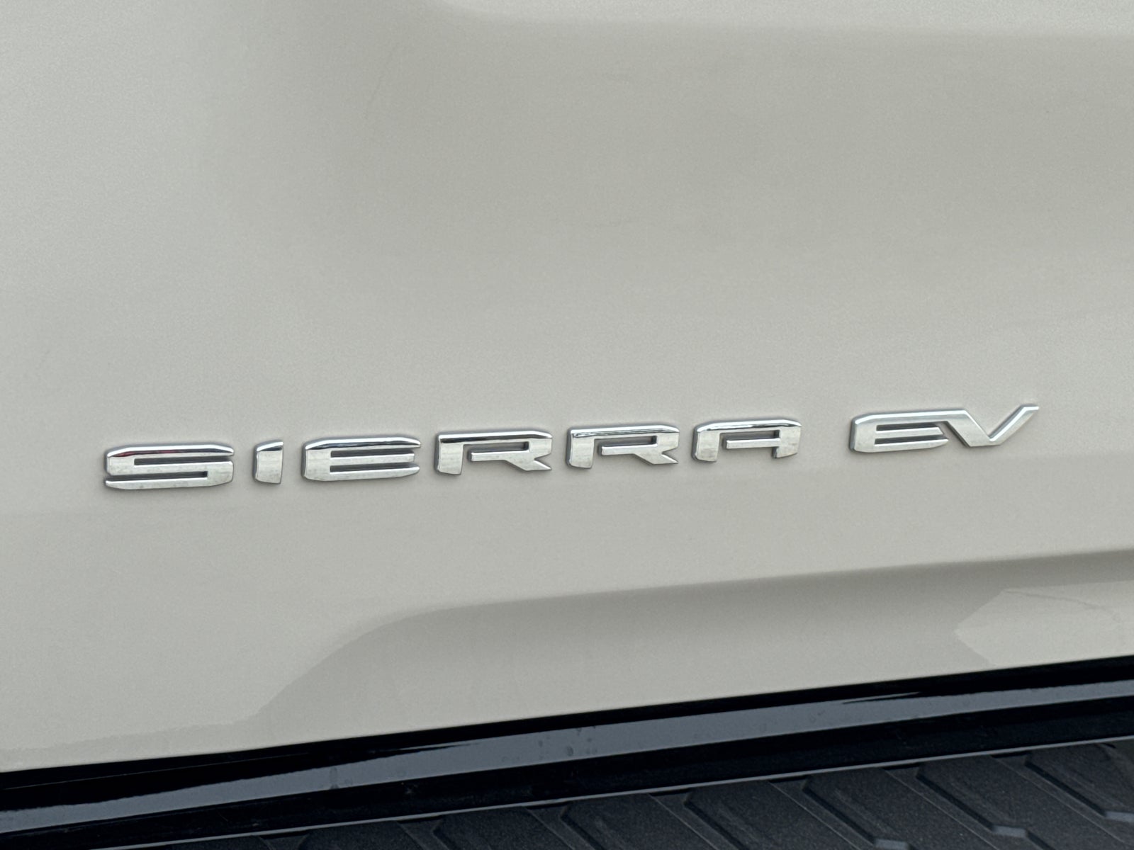 2026 GMC Sierra EV AT4 Max Range