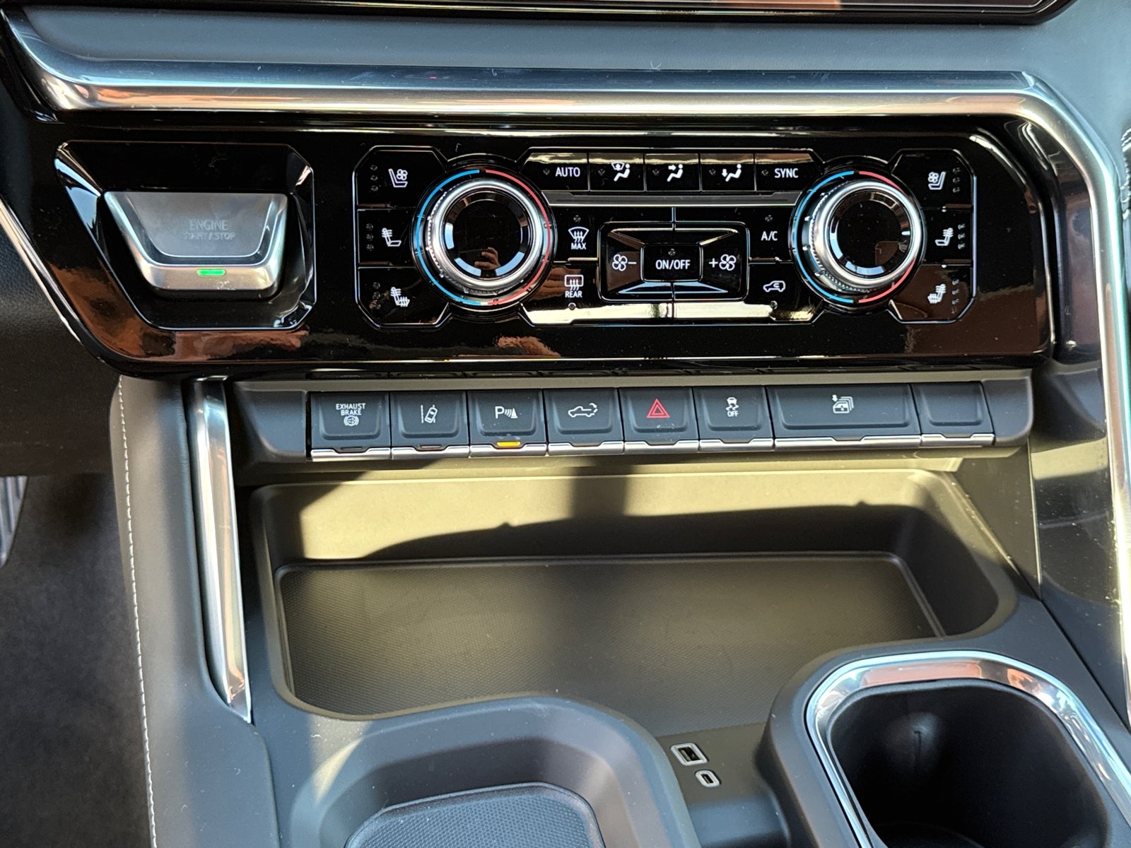 2026 GMC Sierra 3500 HD Denali Ultimate DRW