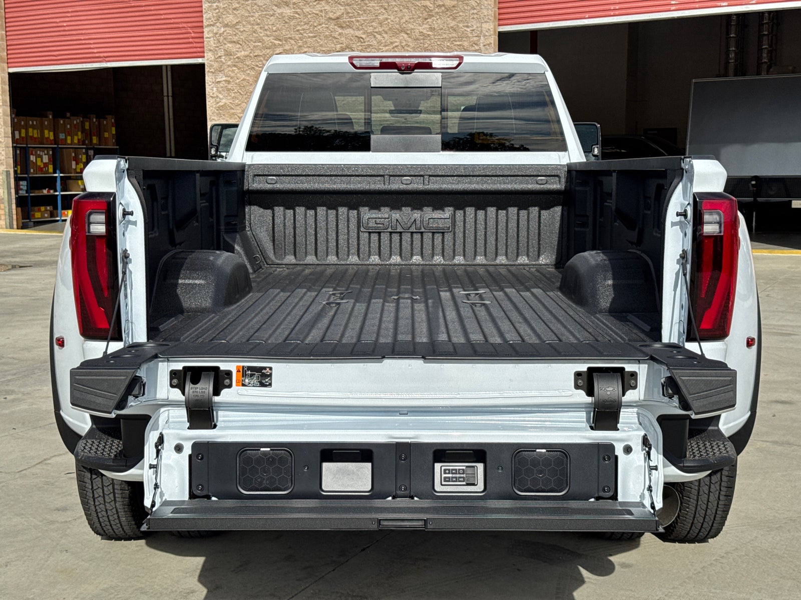 2026 GMC Sierra 3500 HD Denali Ultimate DRW