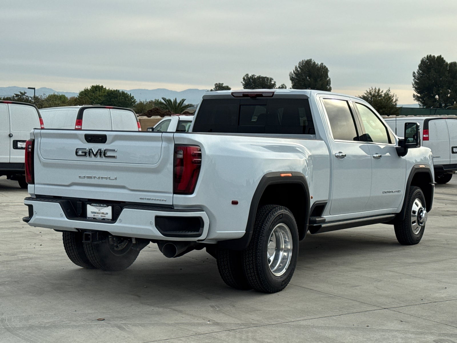 2026 GMC Sierra 3500 HD Denali Ultimate DRW