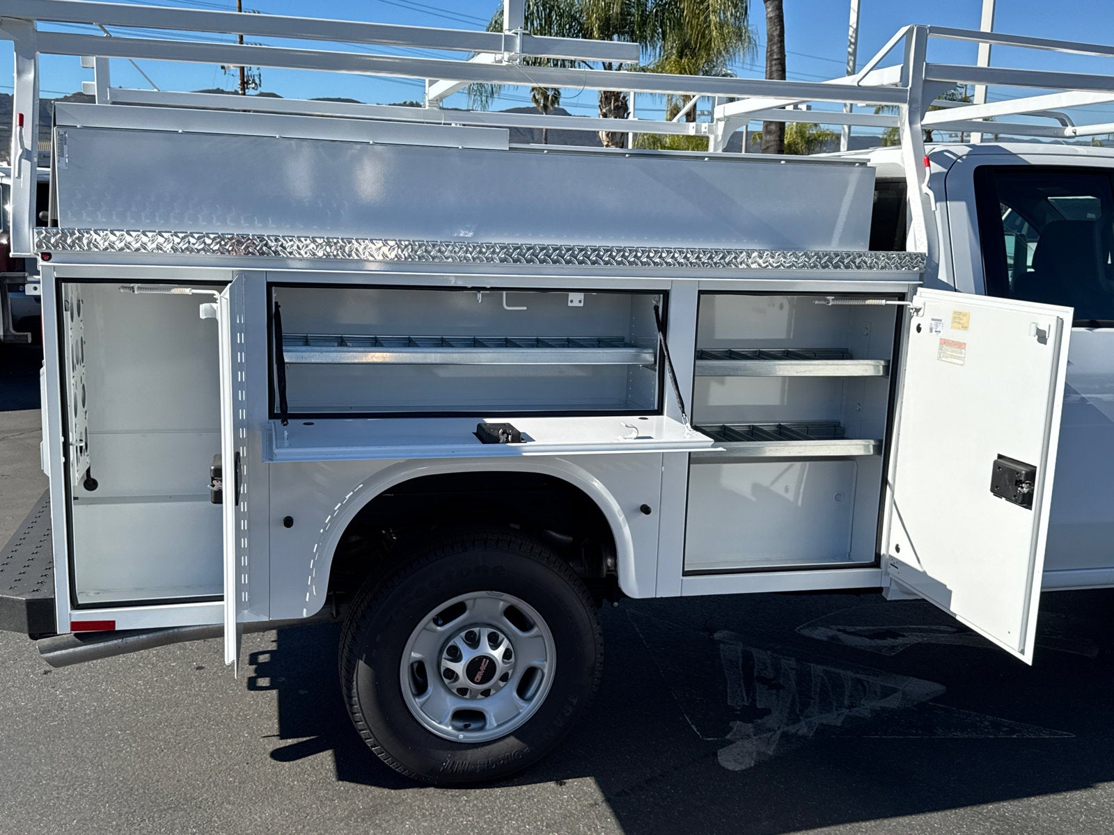 2025 GMC Sierra 2500 HD Pro