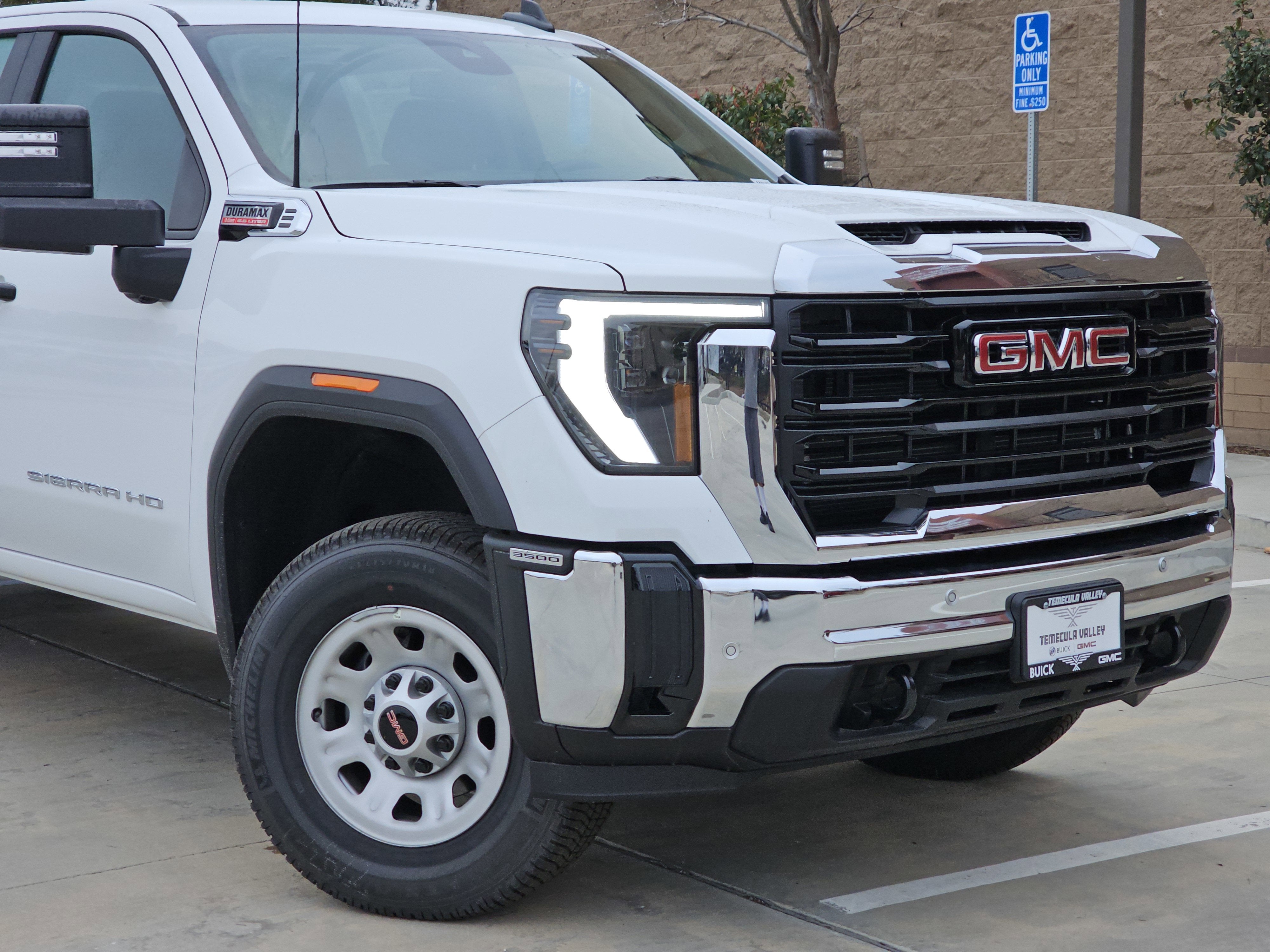 2025 GMC Sierra 3500 HD Pro