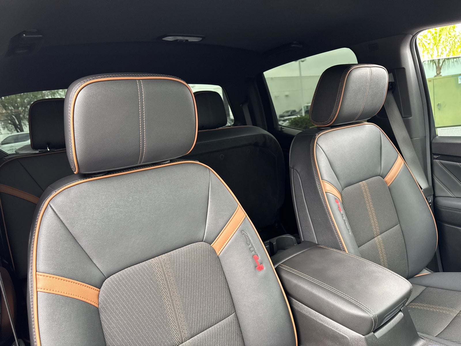 2025 GMC Canyon AT4