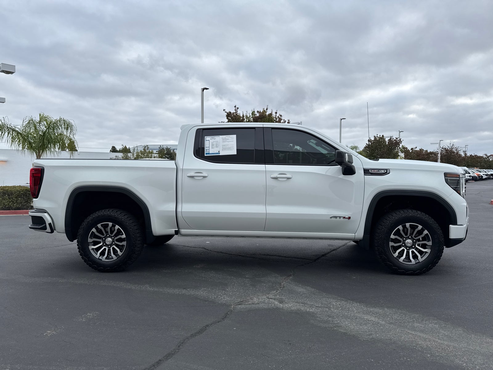 2023 GMC Sierra 1500 AT4