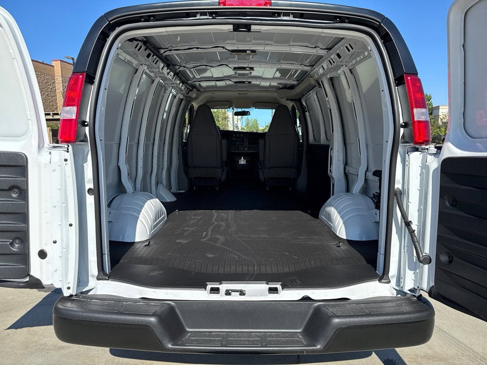 2025 GMC Savana Cargo 2500 Work Van