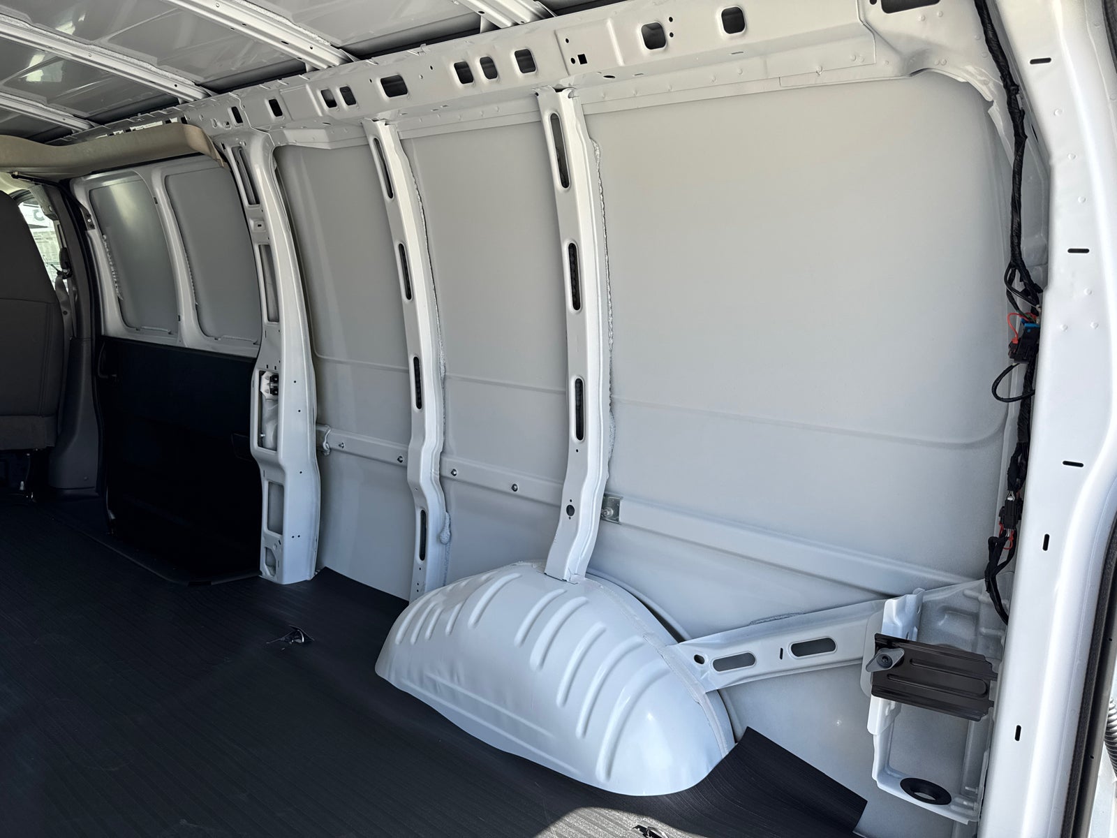 2026 GMC Savana Cargo Work Van - Photo 13