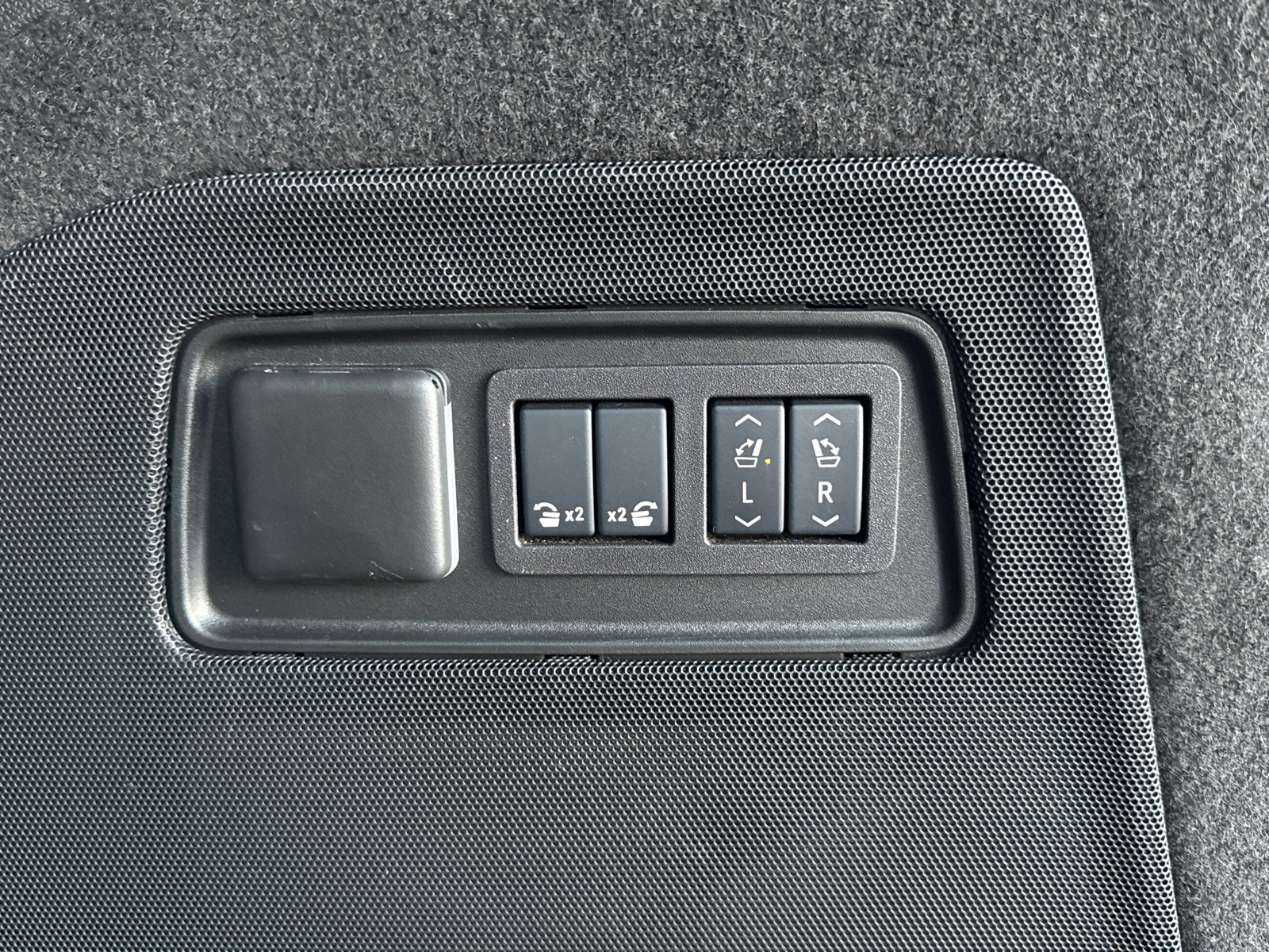 2024 Cadillac Escalade ESV Sport Platinum