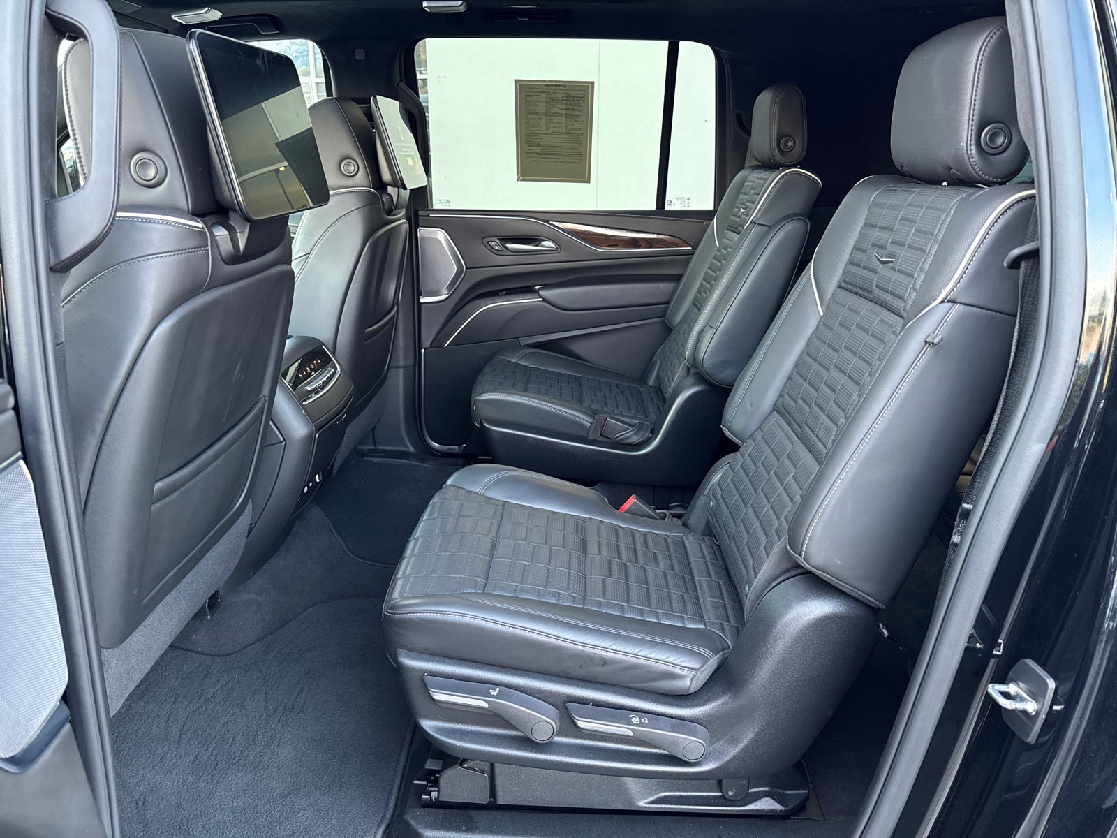 2024 Cadillac Escalade ESV Sport Platinum