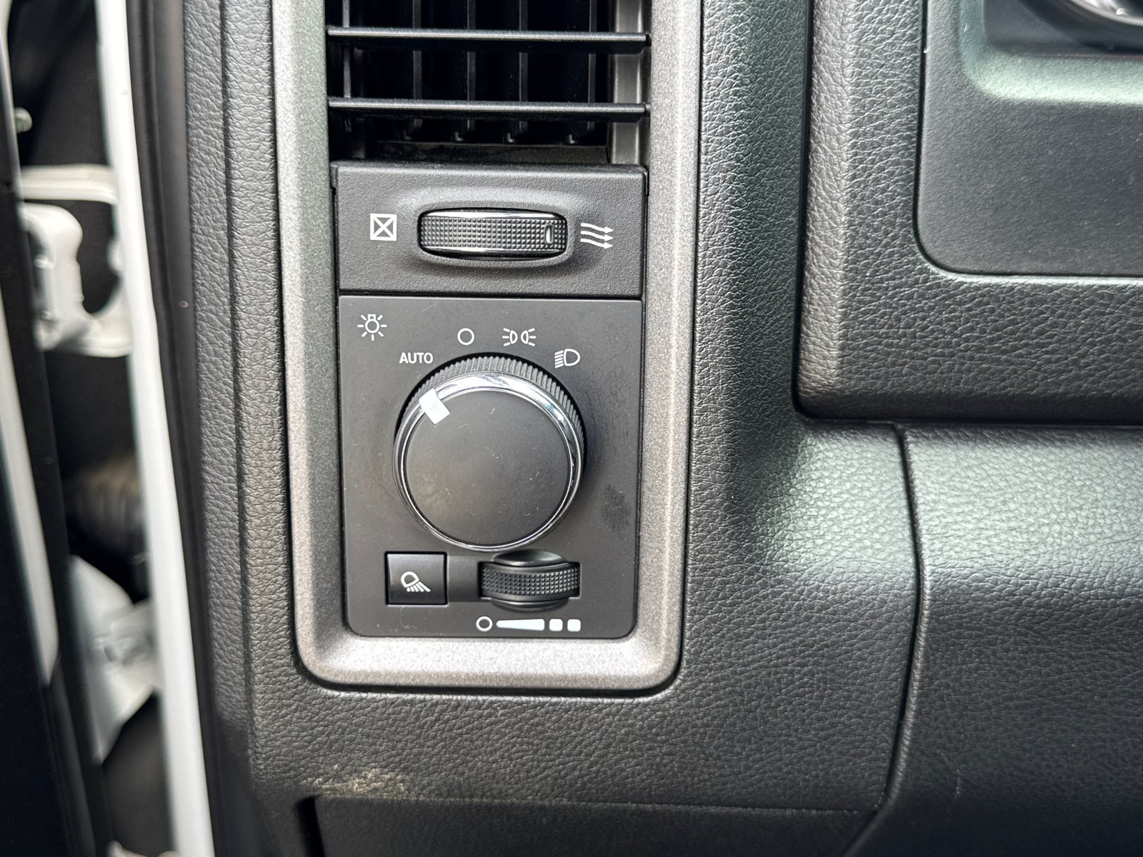 2022 RAM 1500 Classic Tradesman Crew Cab 4x2 5'7" Box