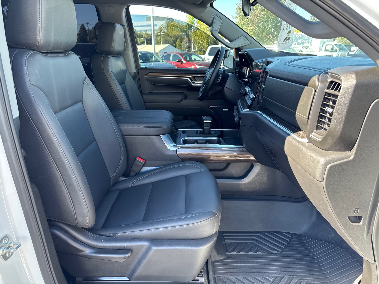 2025 Chevrolet Silverado 1500 LT Trail Boss - Photo 15