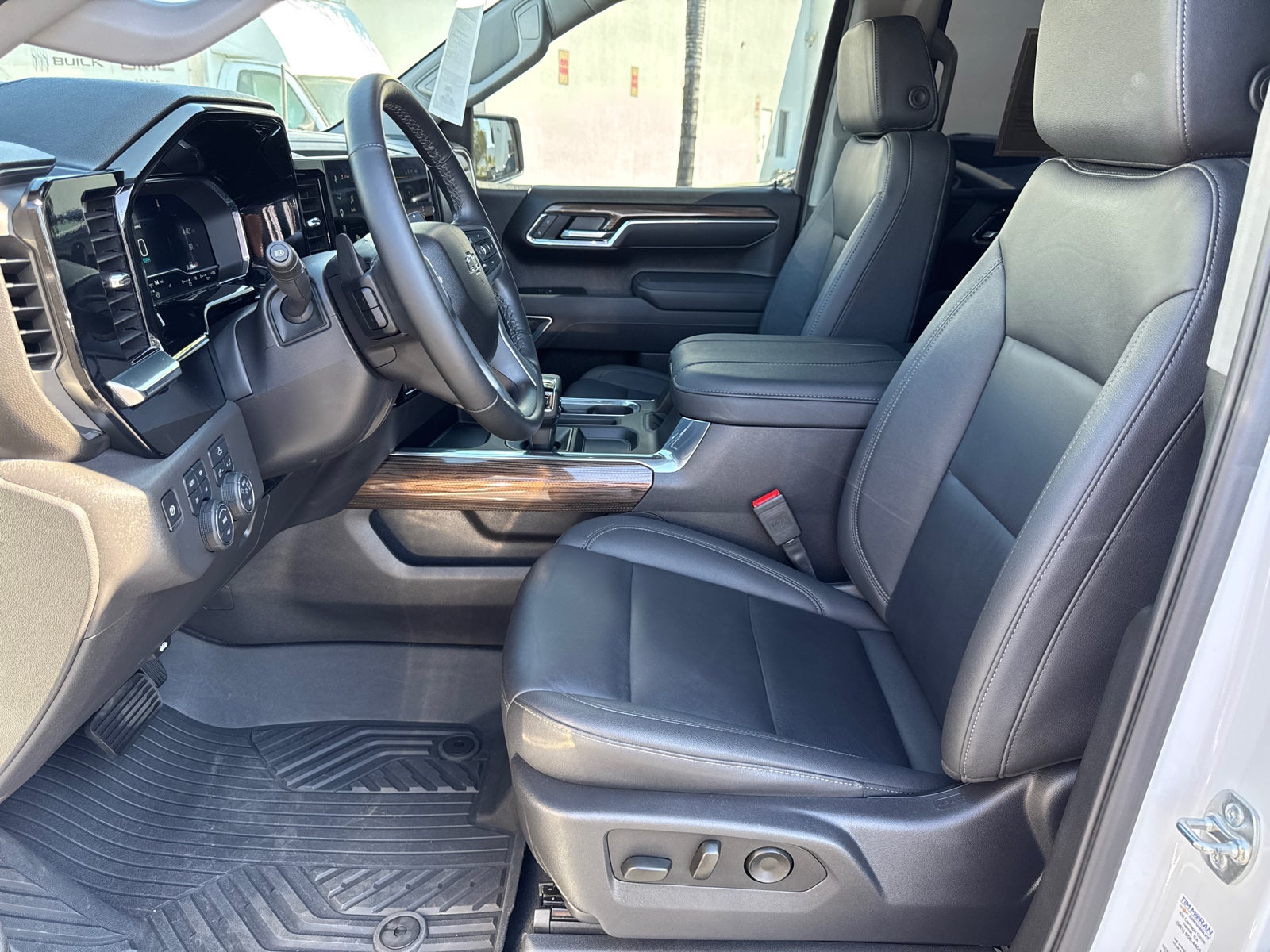 2025 Chevrolet Silverado 1500 LT Trail Boss - Photo 31