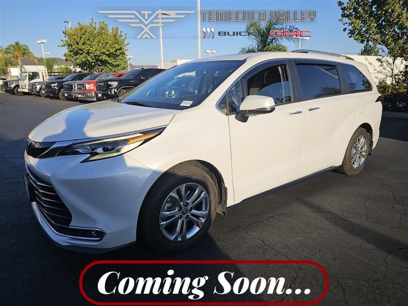 2022 Toyota Sienna Platinum
